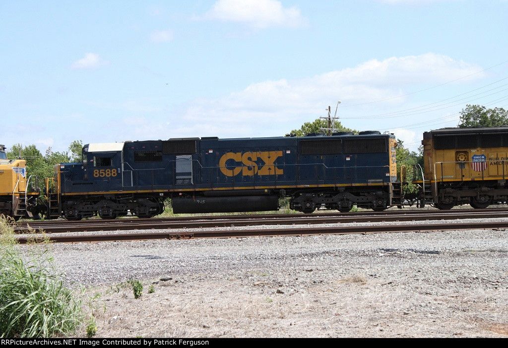 CSX 8588